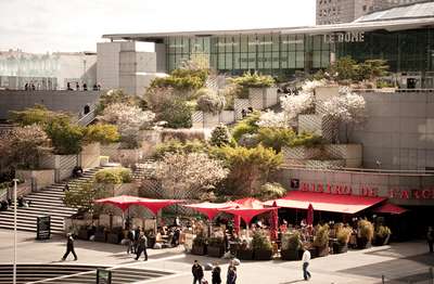 Bistro De L´Arche by Erik