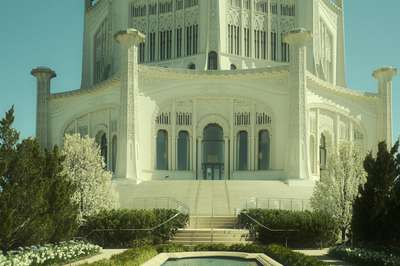 Grand Entrance by Erik