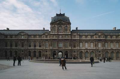 Stroll At Louvre by Jens